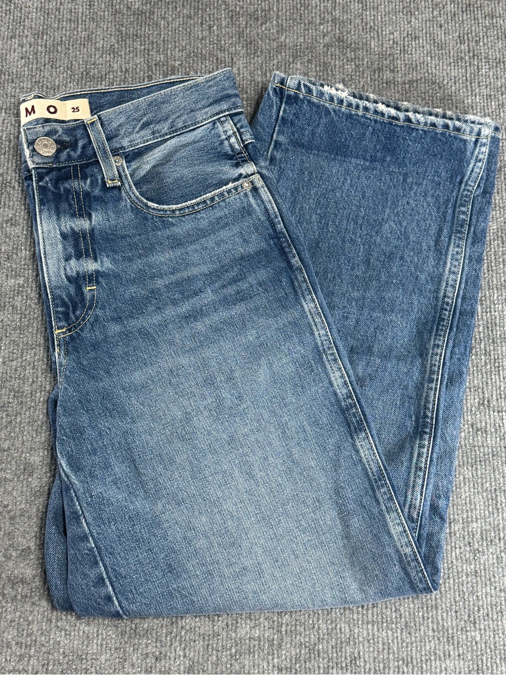 AMO Billie Ankle Straight Leg Jeans 25 California Minimalism Effortless Chic Fit